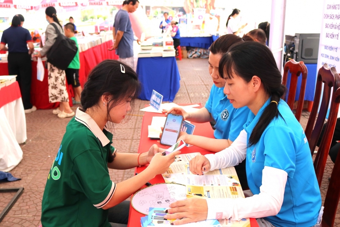 Nỗ lực thúc đẩy chuyển đổi số trong lĩnh vực bảo hiểm xã hội ở Đắk Lắk