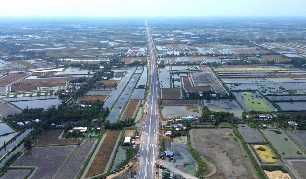 Chính thức khai thác 2 tuyến cao tốc lớn khu vực phía Nam Chính thức khai thác 2 tuyến cao tốc lớn khu vực phía Nam