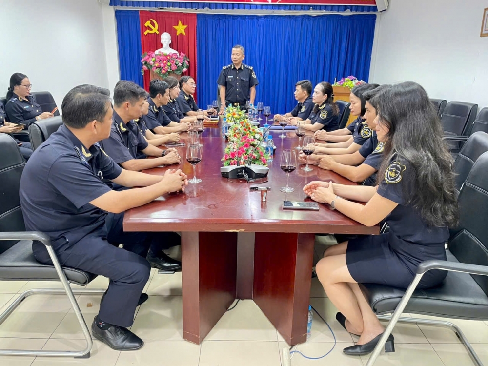 Hải quan Thủ Dầu Một giữ nhịp thông quan cho doanh nghiệp dịp nghỉ lễ