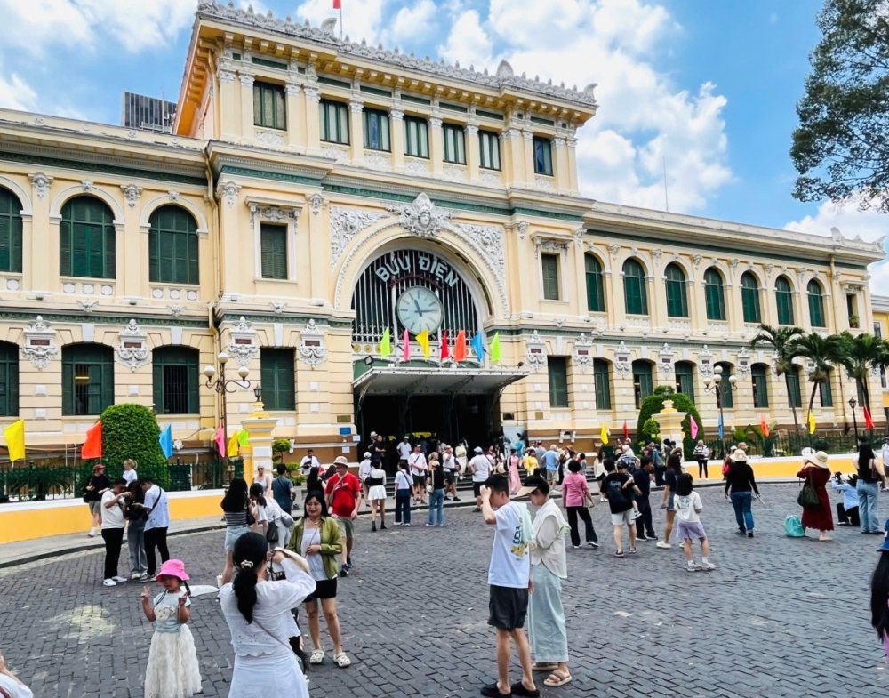 TP. Hồ Chí Minh đón gần 1,7 triệu lượt khách du lịch trong dịp lễ Giỗ Tổ và 30/4-1/5