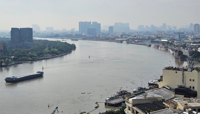 Khu vực bờ Tây sông Sài Gòn đoạn chảy qua trung tâm thành phố. Khu vực bờ Tây sông Sài Gòn đoạn chảy qua trung tâm thành phố.