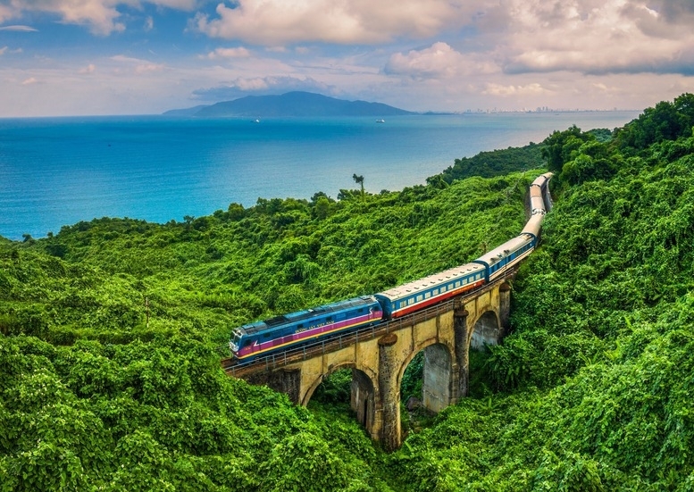 Xây dựng nguồn nhân lực đáp ứng yêu cầu phát triển hệ thống đường sắt hiện đại Xây dựng nguồn nhân lực đáp ứng yêu cầu phát triển hệ thống đường sắt hiện đại