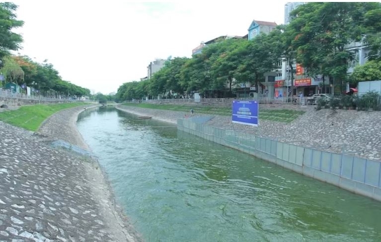 Nước sông Tô Lịch ô nhiễm hữu cơ nghiêm trọng.