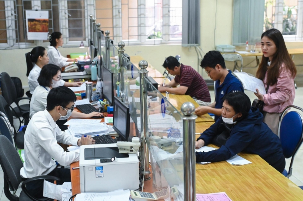 Từ ngày 1/7/2026, lương cơ sở tăng lên 2.530.000 đồng/tháng