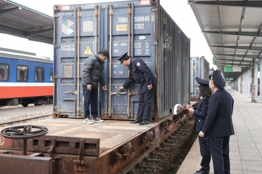 Hải quan khu vực VII: Triệt phá nhiều vụ buôn lậu, vận chuyển trái phép hàng hóa qua biên giới