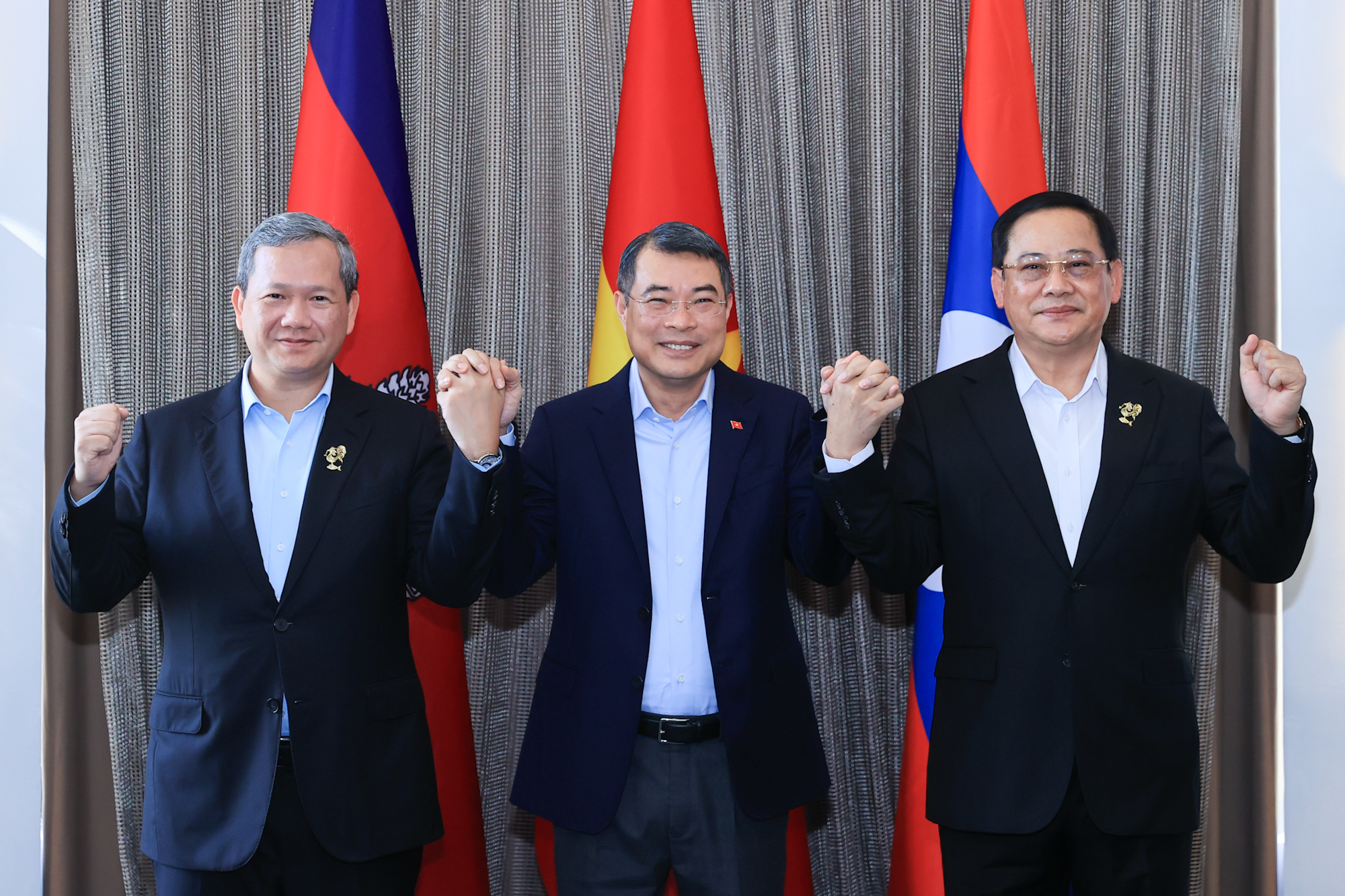 Biến 'gần gũi địa lý' thành 'lợi thế gắn kết chiến lược' giữa 3 nước Việt Nam, Campuchia, Lào- Ảnh 2. Biến 'gần gũi địa lý' thành 'lợi thế gắn kết chiến lược' giữa 3 nước Việt Nam, Campuchia, Lào- Ảnh 2.