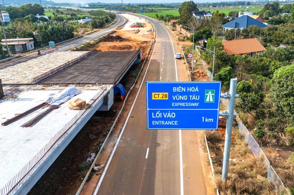 TP. Hồ Chí Minh đề ra 9 giải pháp cấp bách thúc đẩy tăng trưởng kinh tế trên 10%