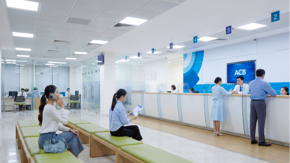 Moody's nâng triển vọng tín nhiệm của ACB lên “Tích cực”, củng cố vị thế nhóm ngân hàng dẫn đầu. Ảnh: ACB Moody's nâng triển vọng tín nhiệm của ACB lên “Tích cực”, củng cố vị thế nhóm ngân hàng dẫn đầu. Ảnh: ACB