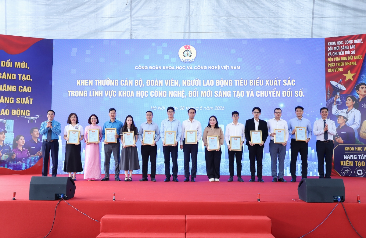 Khơi dậy sáng tạo trong đội ngũ lao động số ngành Khoa học và Công nghệ Khơi dậy sáng tạo trong đội ngũ lao động số ngành Khoa học và Công nghệ