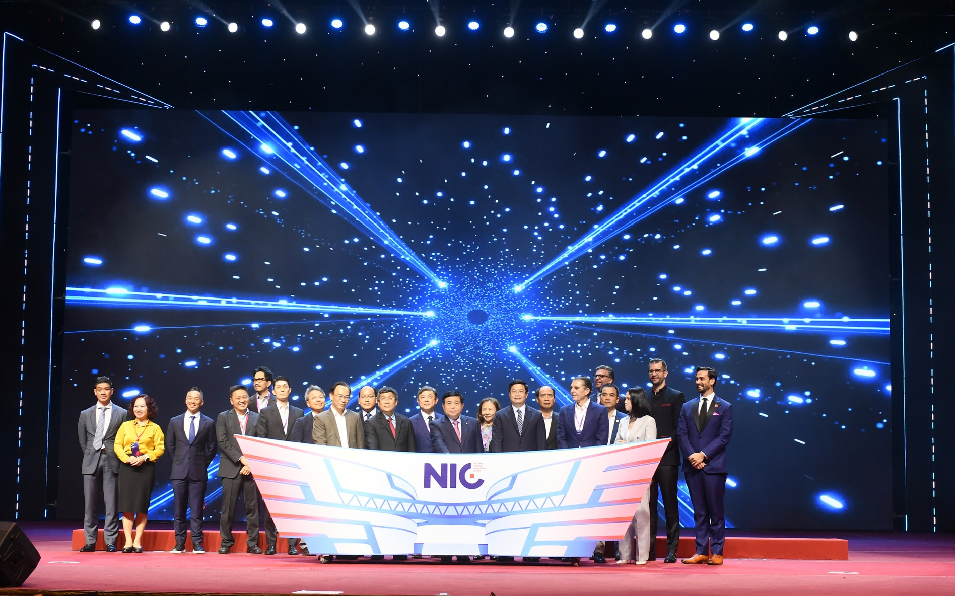 Huy động nguồn lực tư nhân cho các ngành công nghệ chiến lược Huy động nguồn lực tư nhân cho các ngành công nghệ chiến lược