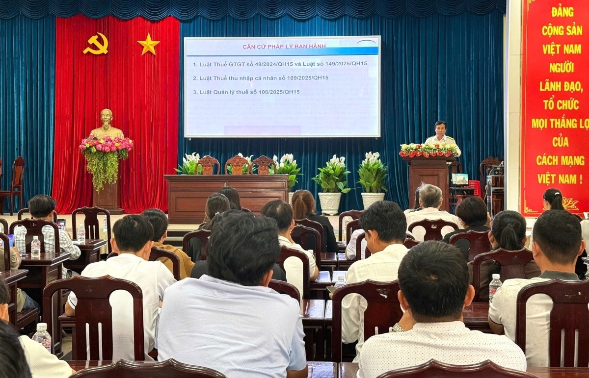 Thuế tỉnh Cà Mau: Thu ngân sách 4 tháng đạt 45% dự toán năm