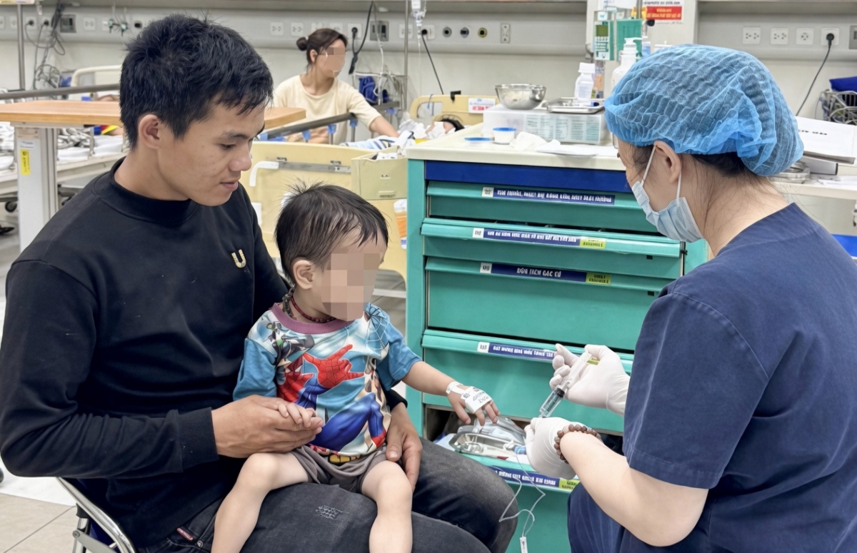 Tấm thẻ bảo hiểm y tế và hành trình hồi sinh trái tim 