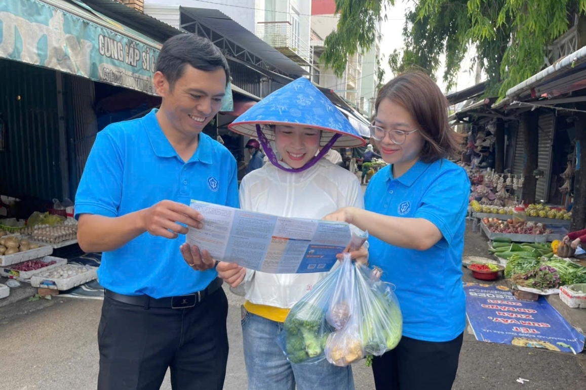 Đắk Lắk thu hút 3.300 người tham gia bảo hiểm xã hội, bảo hiểm y tế trong ngày ra quân