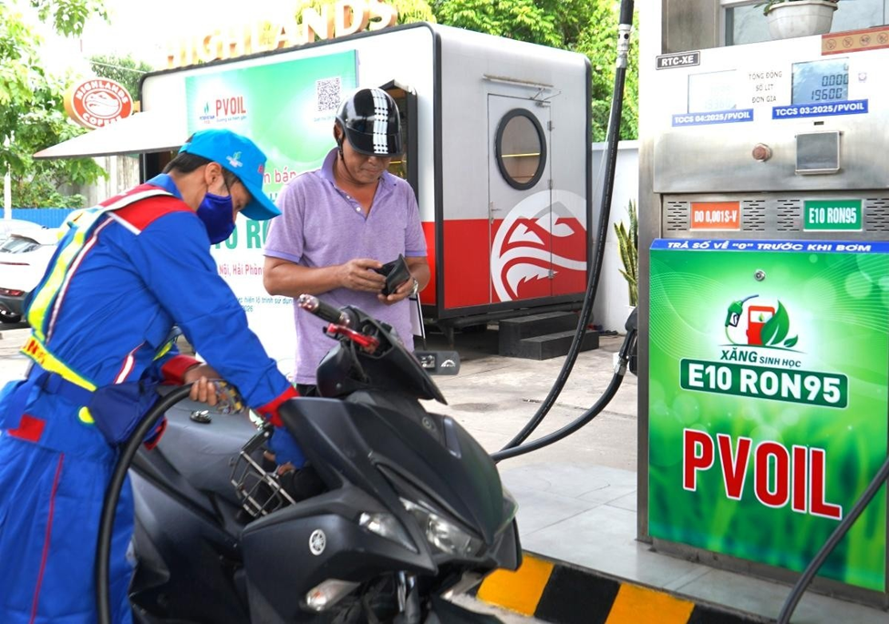 Petrovietnam vượt kế hoạch 4 tháng, duy trì nguồn cung xăng dầu Petrovietnam vượt kế hoạch 4 tháng, duy trì nguồn cung xăng dầu