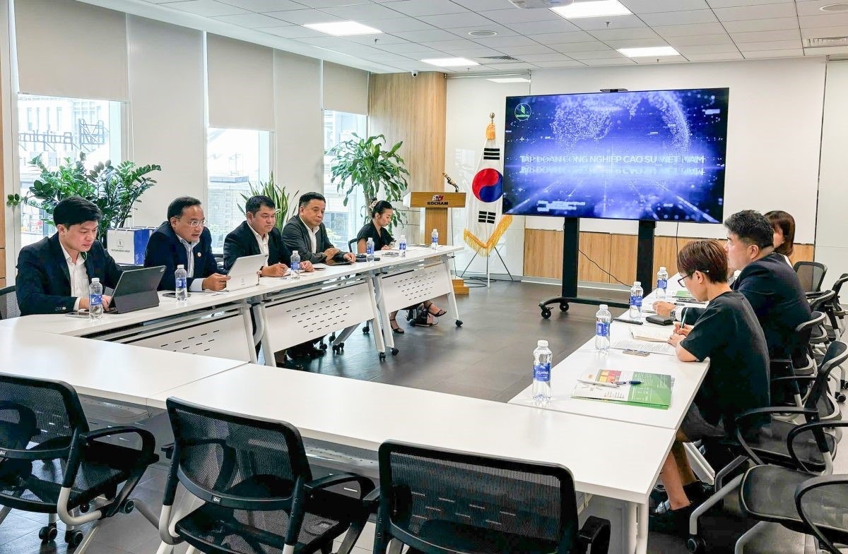 Tập đoàn Công nghiệp Cao su Việt Nam làm việc với Kocham thúc đẩy hợp tác đầu tư khu công nghiệp
