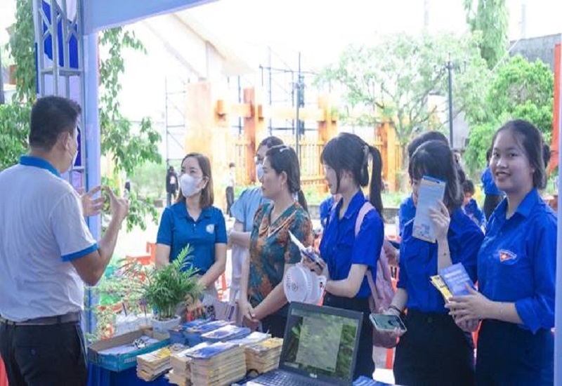 Nếu đã có thẻ bảo hiểm y tế, tham gia bảo hiểm xã hội bắt buộc có cần đóng bảo hiểm y tế nữa không?