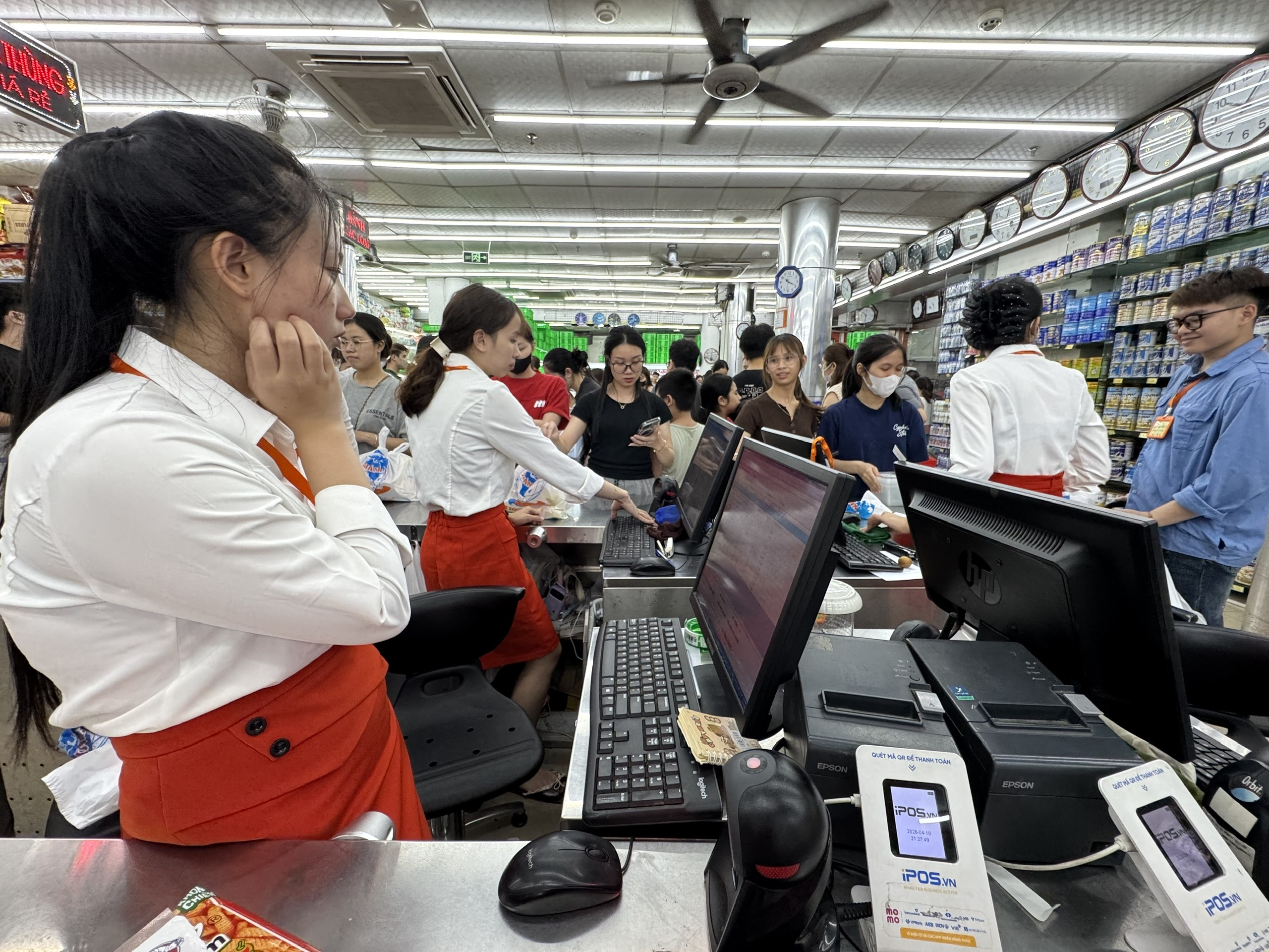 Giao dịch chuyển khoản ngày càng phổ biến trong hoạt động sản xuất kinh doanh