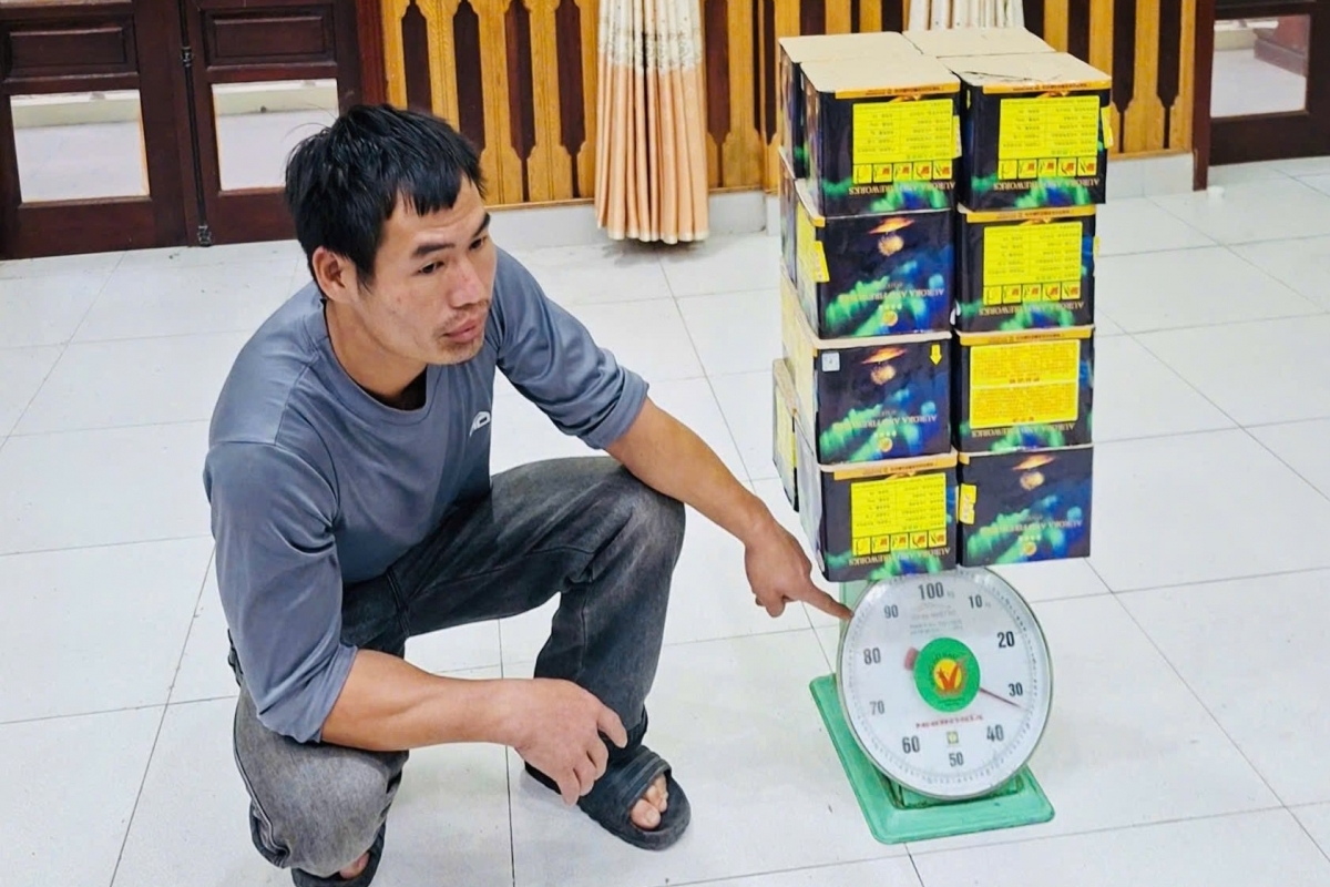 Ngăn chặn kịp thời 32,8 kg pháo hoa nổ vận chuyển trái phép qua cửa khẩu