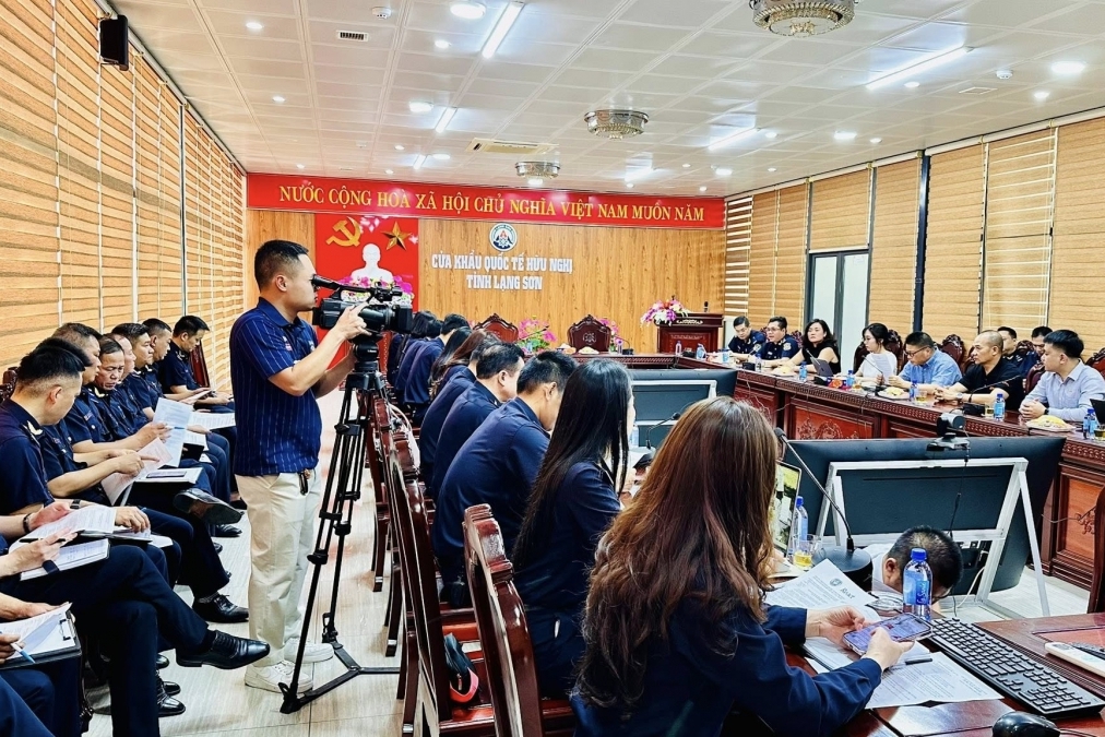 Chia sẻ kinh nghiệm phân biệt hàng thật, hàng giả và kiểm soát biên giới Việt Nam - Trung Quốc