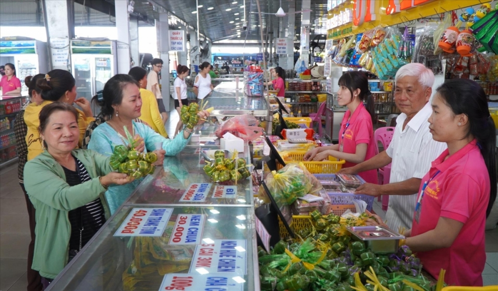 Nem Lai Vung Út Thẳng - Hương vị nem truyền thống của vùng đất Đồng Tháp Nem Lai Vung Út Thẳng - Hương vị nem truyền thống của vùng đất Đồng Tháp