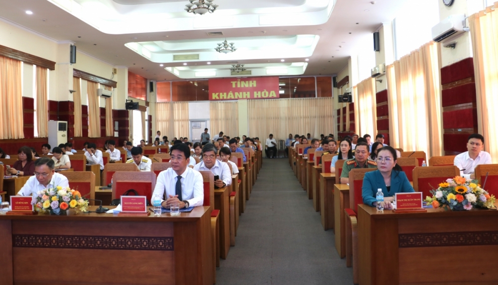 Khánh Hòa cần tăng cường giải pháp phát triển người tham gia bảo hiểm xã hội, bảo hiểm y tế