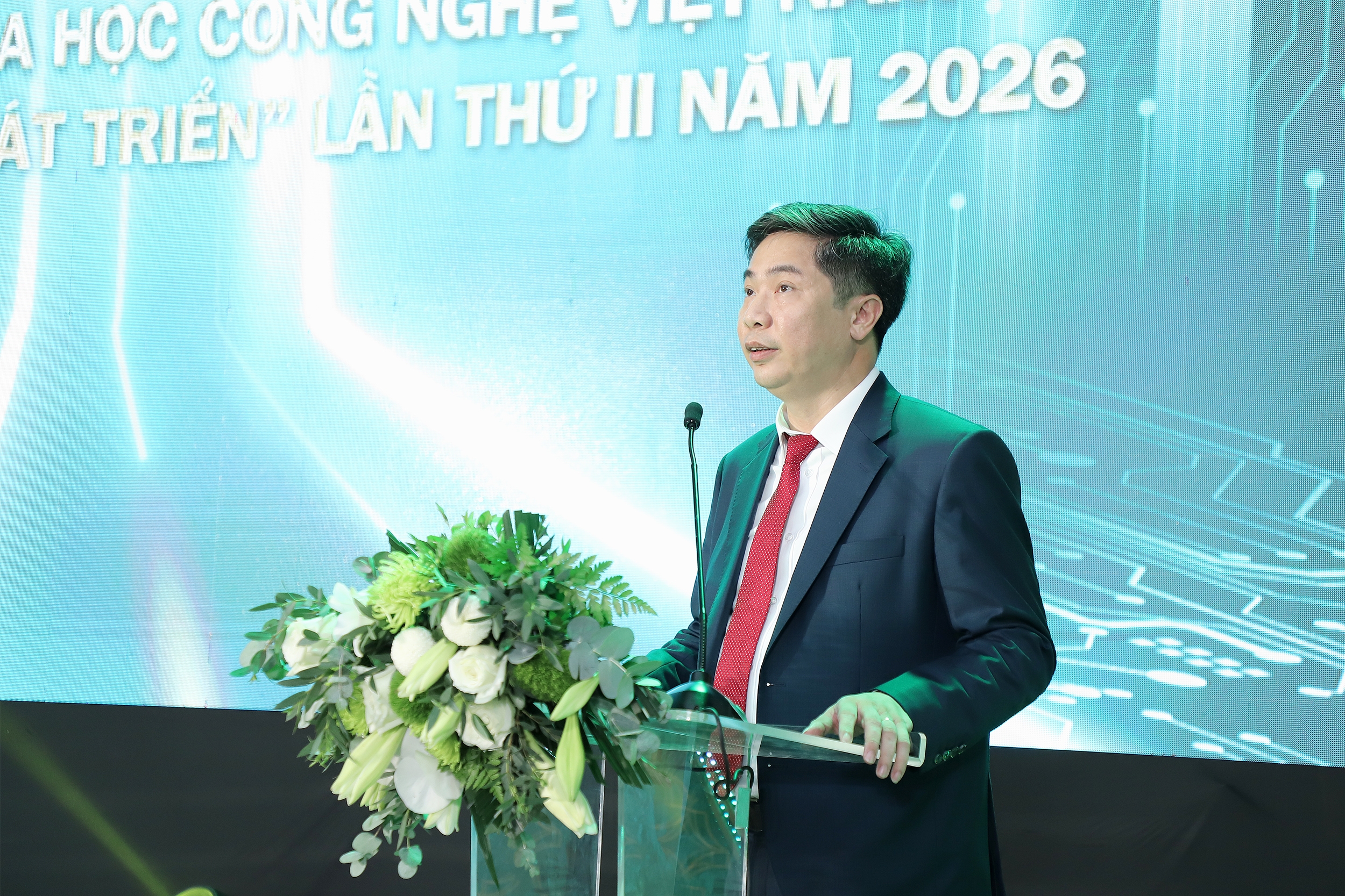 Chùm ảnh: Thứ trưởng Cao Anh Tuấn dự Lễ công bố Bộ nhận diện thương hiệu Học viện Tài Chính