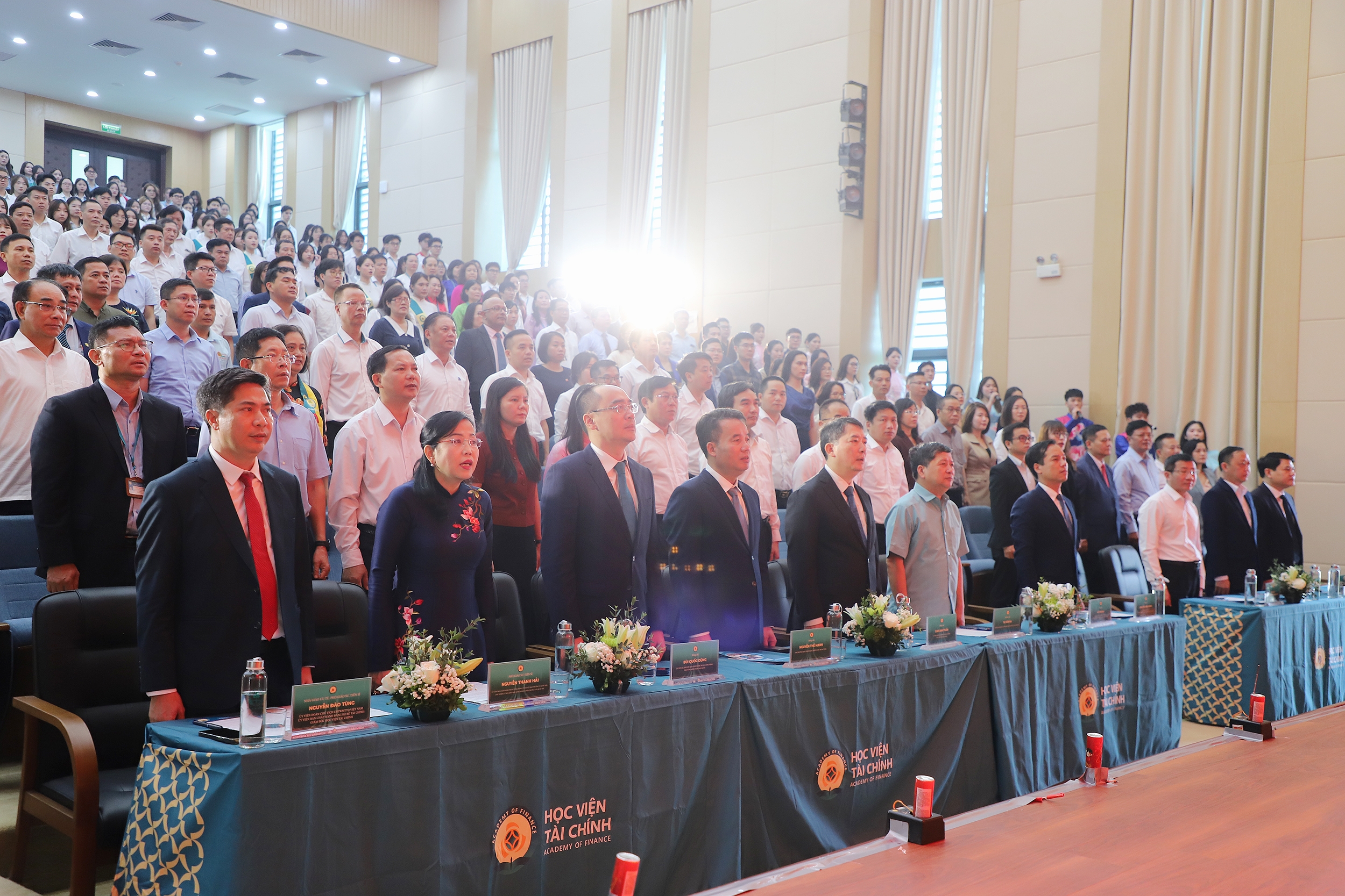 Chùm ảnh: Thứ trưởng Cao Anh Tuấn dự Lễ công bố Bộ nhận diện thương hiệu Học viện Tài Chính