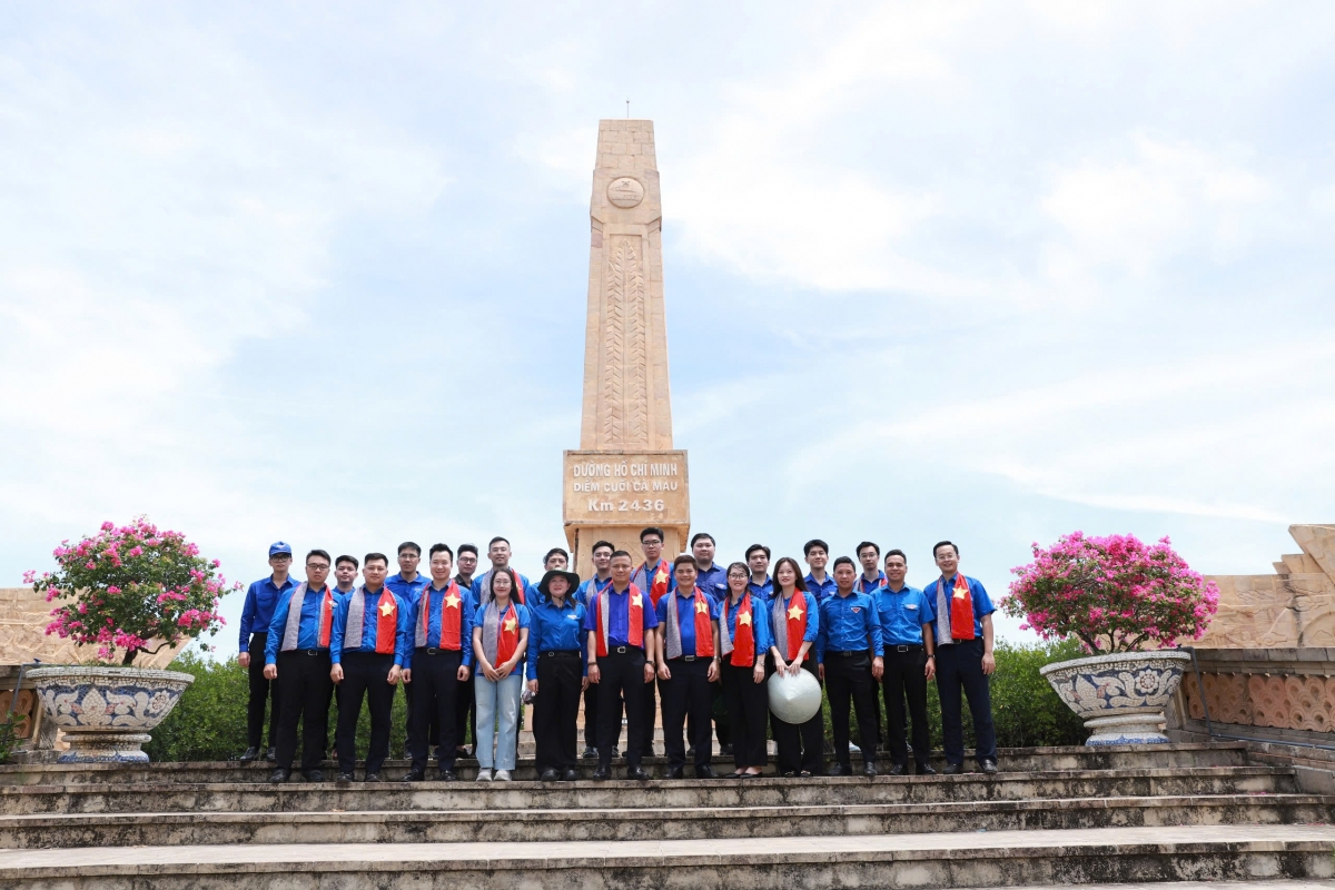 “Sắc xanh tình nguyện” ngành Tài chính lan tỏa nơi cực Nam Tổ quốc “Sắc xanh tình nguyện” ngành Tài chính lan tỏa nơi cực Nam Tổ quốc