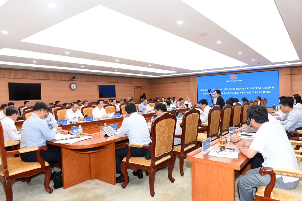 Bộ Tài chính tổng rà soát văn bản quy phạm pháp luật theo 6 tiêu chí Bộ Tài chính tổng rà soát văn bản quy phạm pháp luật theo 6 tiêu chí