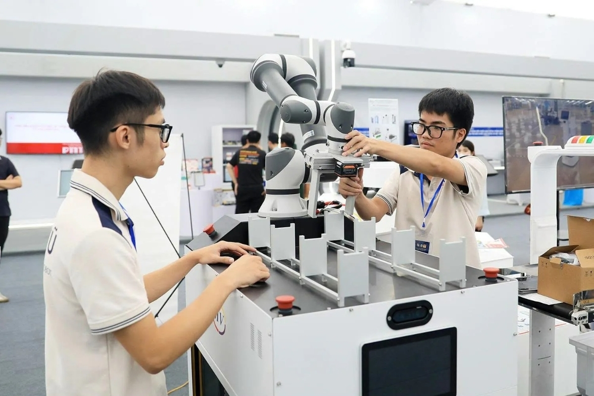 Khoa học công nghệ sẽ mở đường cho mục tiêu tăng trưởng 2 con số của Việt Nam