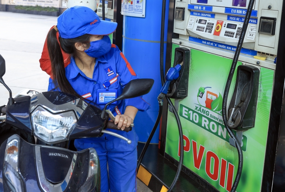 Bộ Công Thương yêu cầu giám sát chặt chẽ lộ trình triển khai xăng sinh học E10 Bộ Công Thương yêu cầu giám sát chặt chẽ lộ trình triển khai xăng sinh học E10