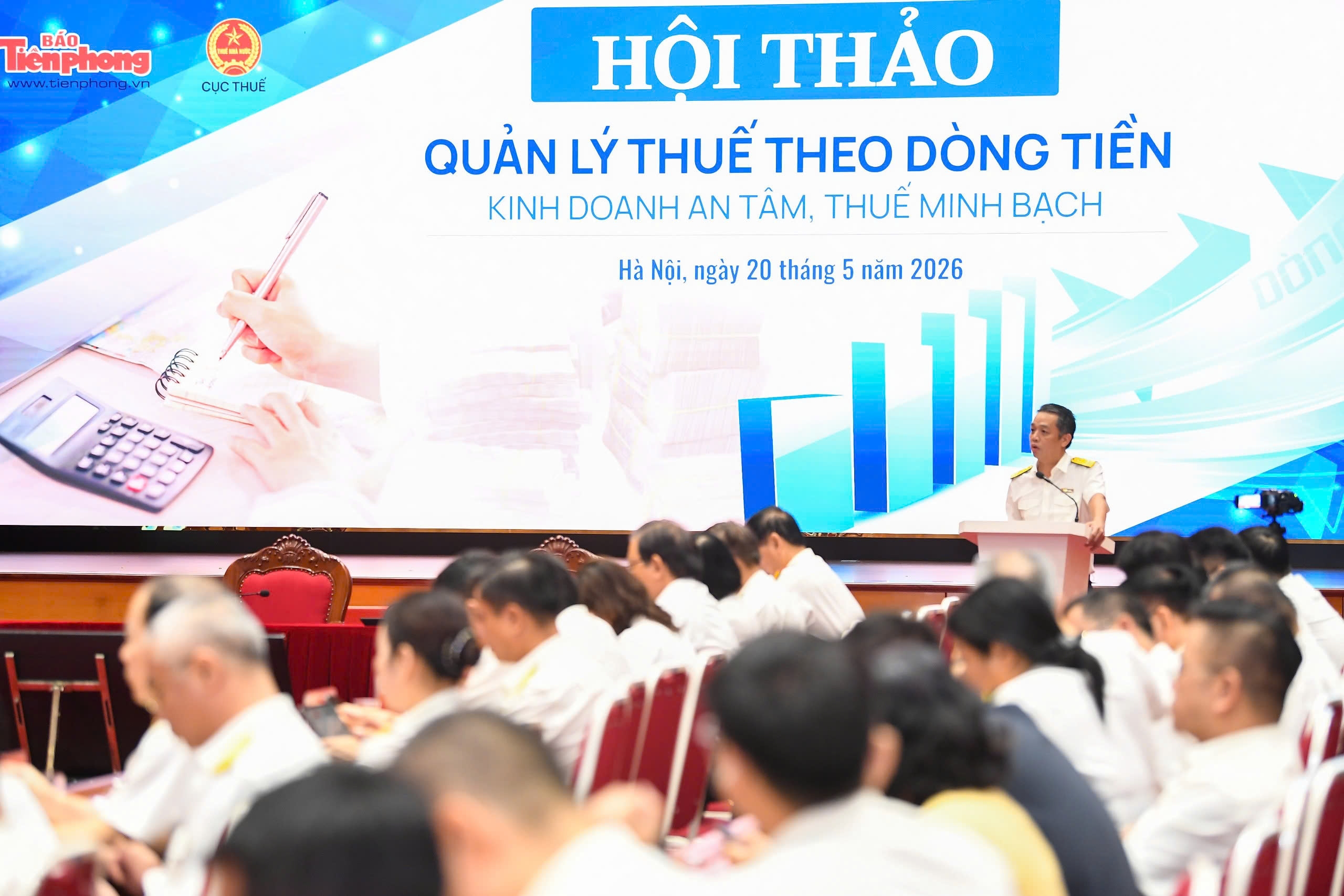  Cơ quan thuế sẽ lấy dữ liệu hóa đơn điện tử làm trung tâm để đối chiếu dòng tiền, xác định nghĩa vụ thuế thực tế và phát hiện rủi ro khi cần kiểm tra. Ảnh: TN.
