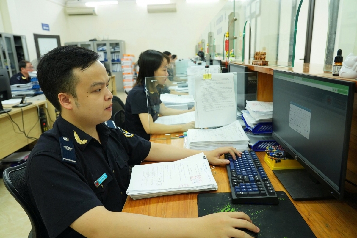 Bộ Tài chính: Tinh giản biên chế đi đôi với yêu cầu phục vụ người dân ngày càng cao