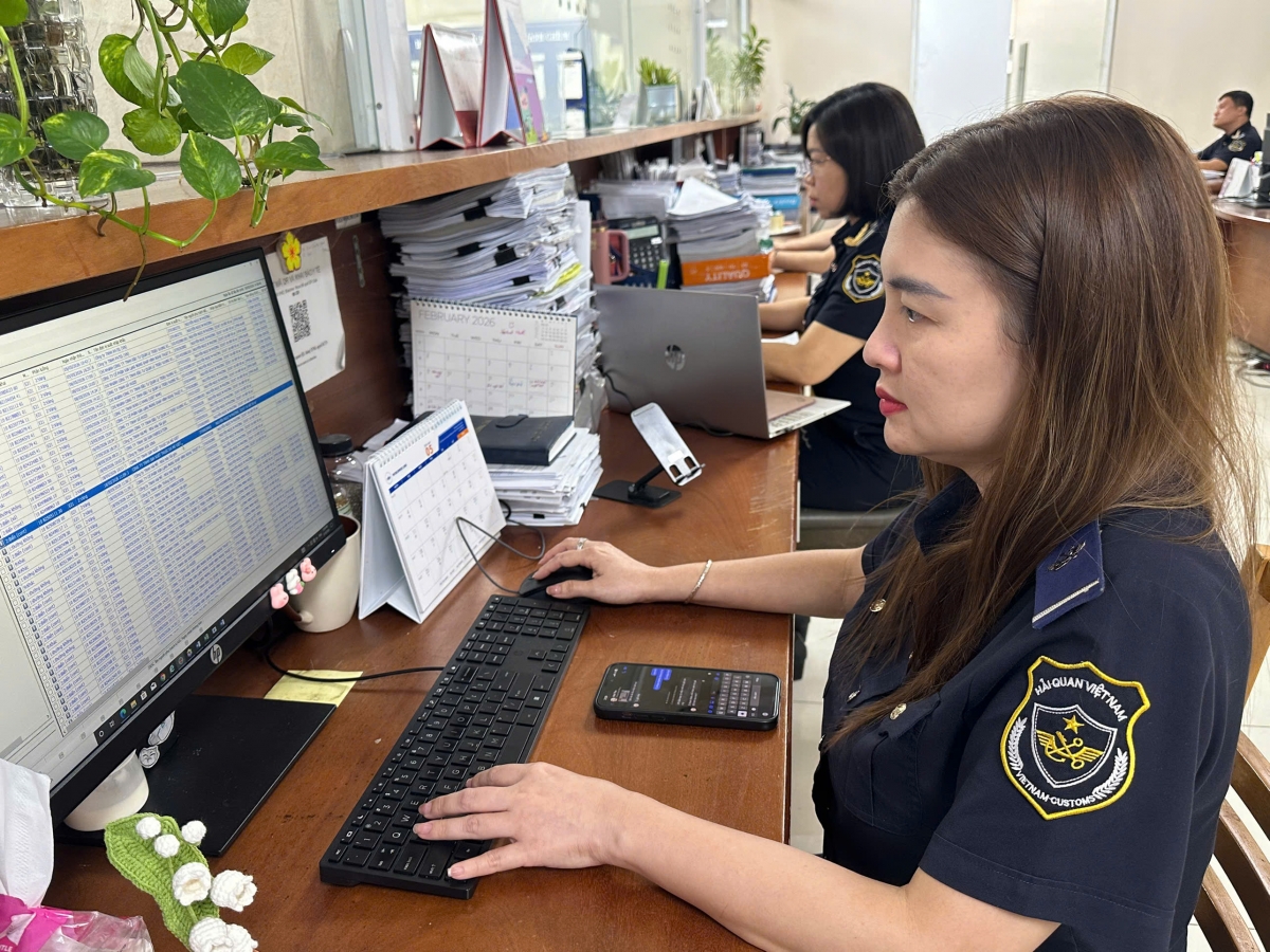 Hải quan khu vực II kiểm soát chặt loại hình gia công, sản xuất xuất khẩu