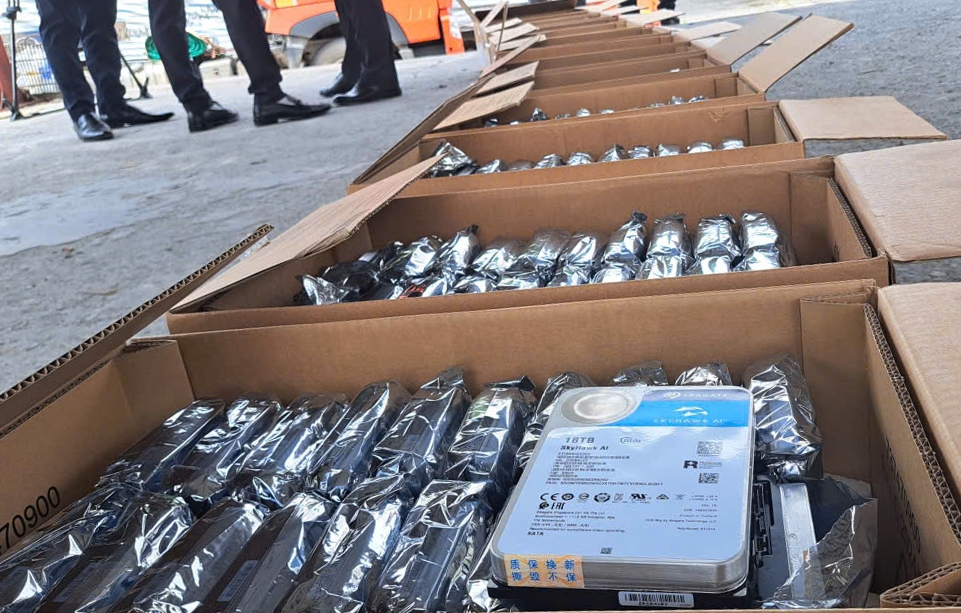 Phát hiện lô hàng điện tử nghi giả mạo nhãn hiệu “Seagate” của Mỹ trị giá 3,5 tỷ đồng