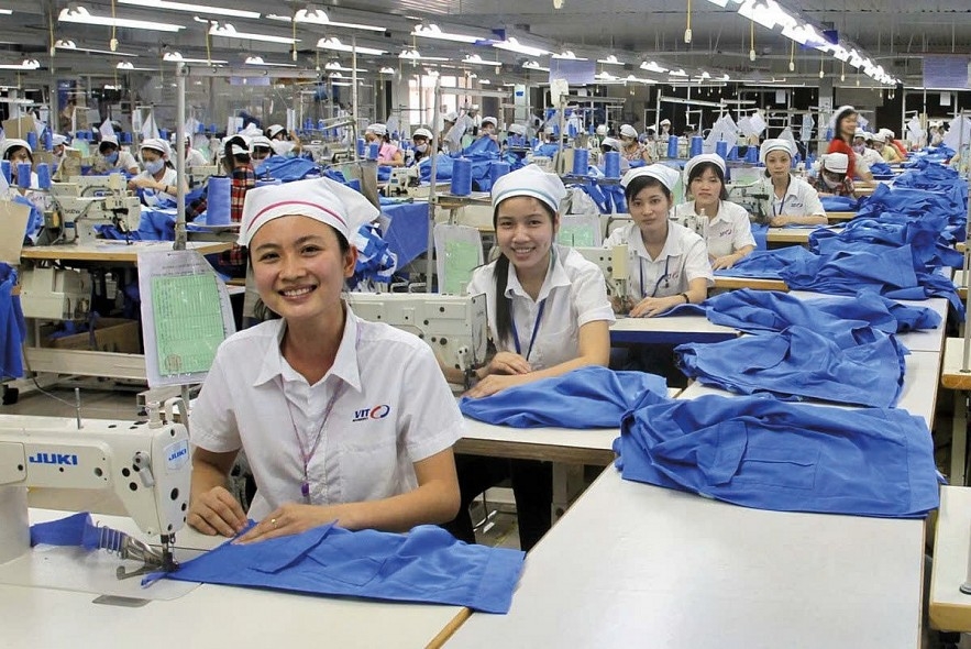 Ngành dệt may Việt Nam tăng tốc chuyển đổi để giữ đà xuất khẩu