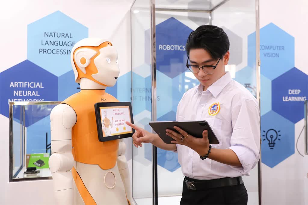AI đang mở ra cuộc tái cấu trúc lớn nhân lực ngành Tài chính AI đang mở ra cuộc tái cấu trúc lớn nhân lực ngành Tài chính