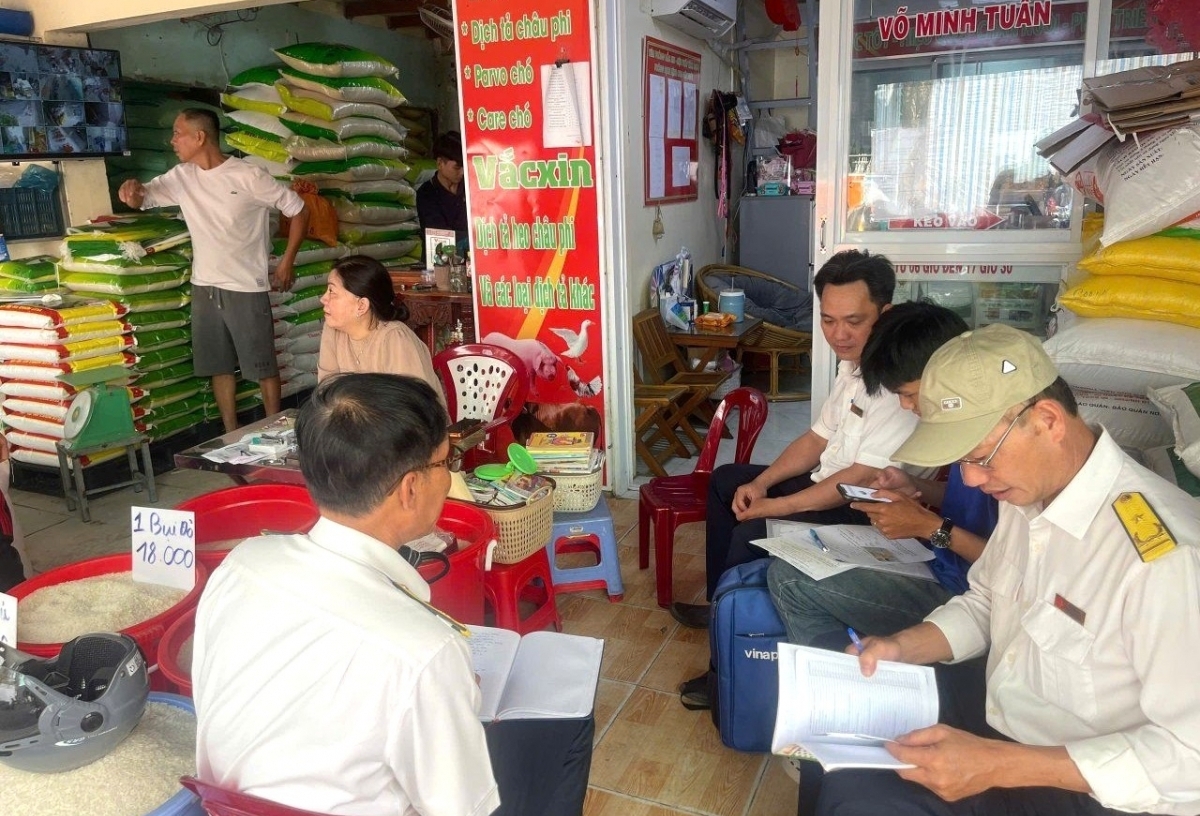 Thuế cơ sở 8 tỉnh Cà Mau đẩy mạnh tuyên truyền, hỗ trợ người nộp thuế