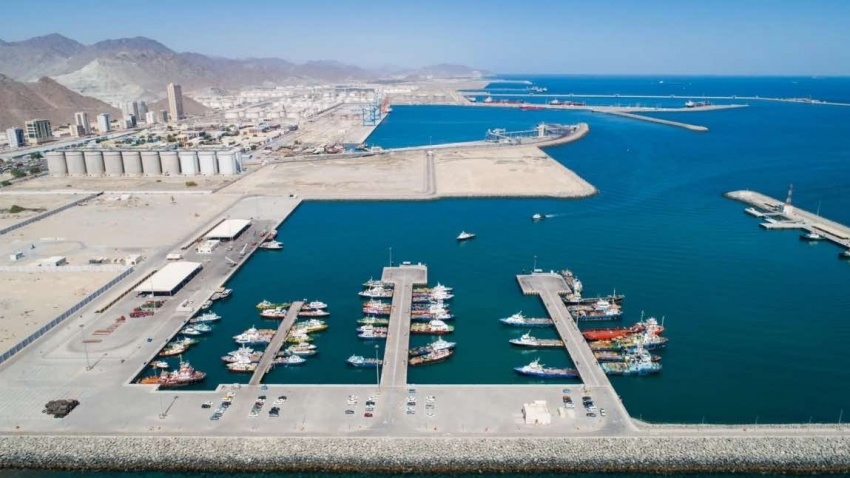 Kho cảng Fujairah, trung tâm lưu trữ và thương mại dầu mỏ của UAE.