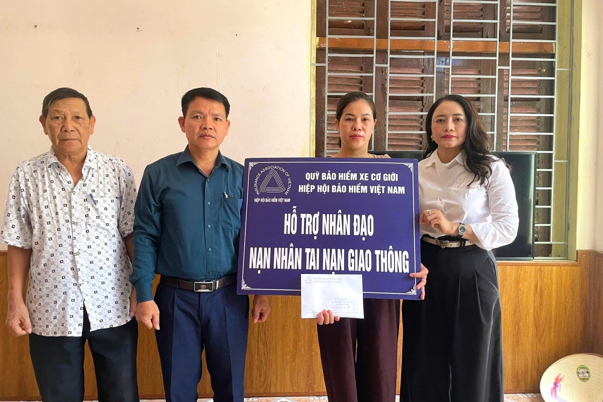 Hỗ trợ 45 triệu đồng cho gia đình nạn nhân tai nạn giao thông tại Hà Nội