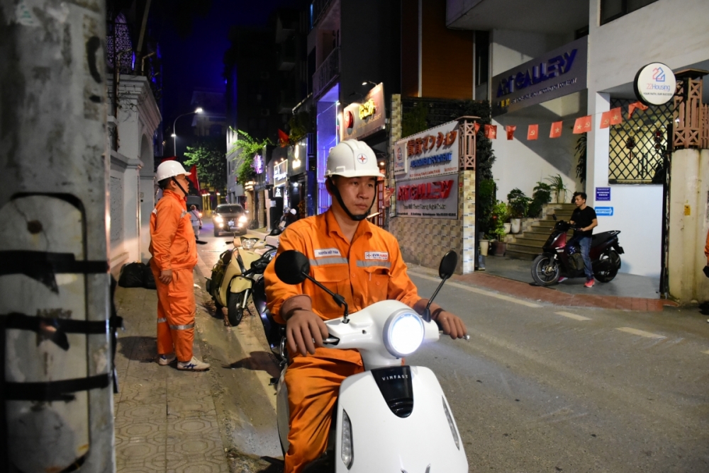 Bảo đảm dòng điện phục vụ sinh hoạt, sản xuất kinh doanh của người dân Thủ đô giữa những ngày nắng nóng