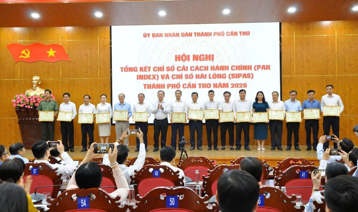 Thuế TP. Cần Thơ đạt thành tích xuất sắc trong công tác cải cách hành chính năm 2025