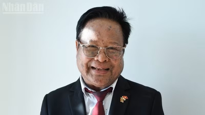 Kiều bào vui mừng, phấn khởi đón Đoàn đại biểu cấp cao Việt Nam đến Bangkok Kiều bào vui mừng, phấn khởi đón Đoàn đại biểu cấp cao Việt Nam đến Bangkok