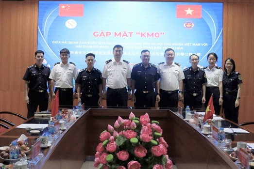 Duy trì cơ chế “Km0”, Hải quan cửa khẩu quốc tế Lào Cai và Hải quan Hà Khẩu tăng kết nối nghiệp vụ