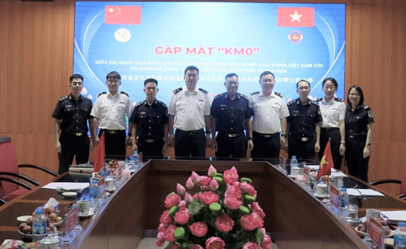 Duy trì cơ chế “Km0”, Hải quan cửa khẩu quốc tế Lào Cai và Hải quan Hà Khẩu tăng kết nối nghiệp vụ