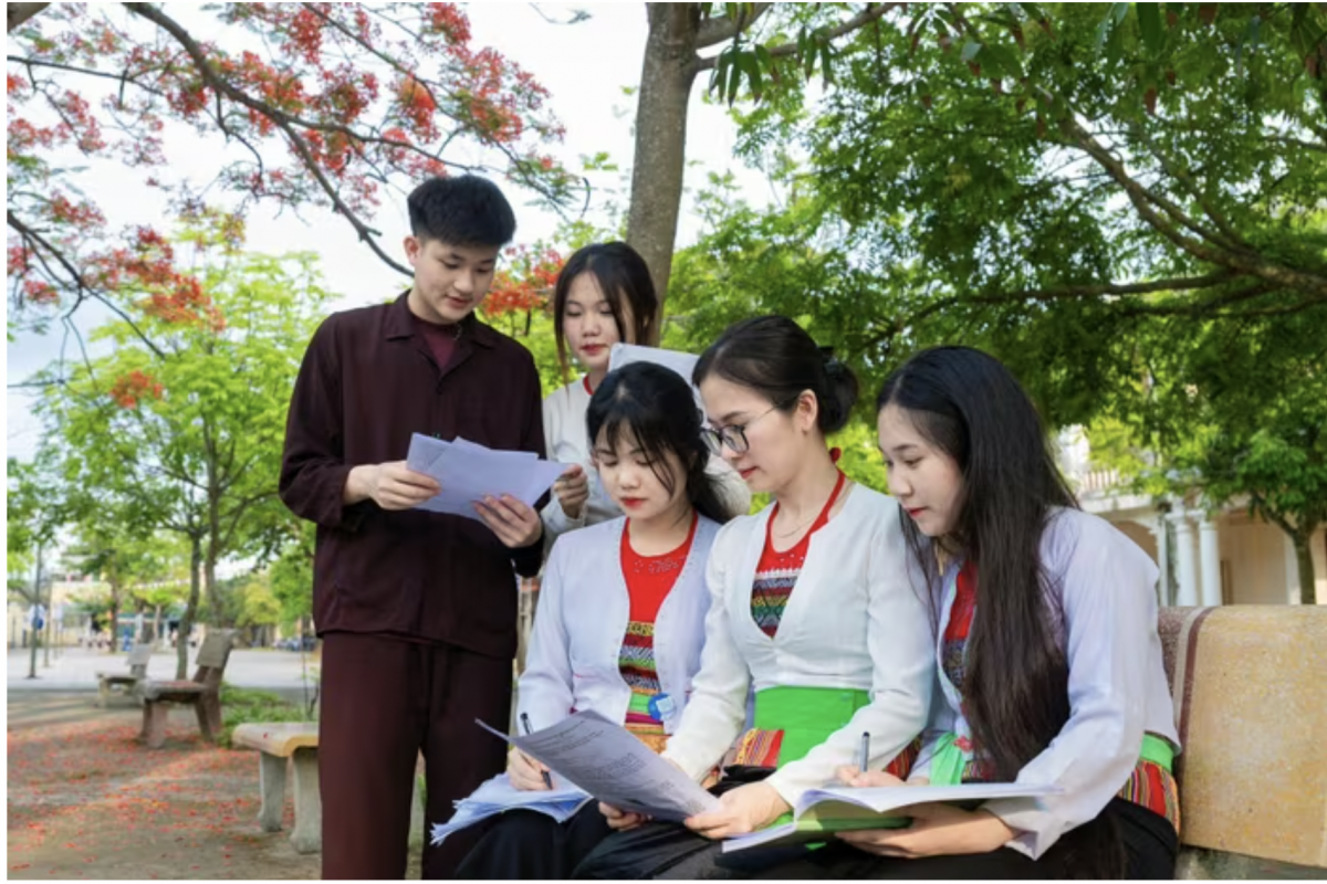 Học sinh trường nội trú các xã biên giới đất liền được hỗ trợ ăn ở, học tập