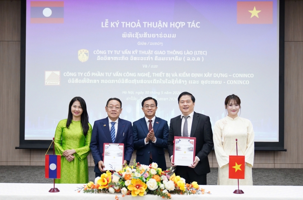 Bộ trưởng Bộ Công chính và Vận tải Lào thăm và làm việc tại CONINCO Bộ trưởng Bộ Công chính và Vận tải Lào thăm và làm việc tại CONINCO