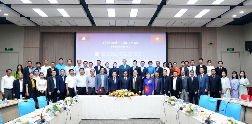 Bộ trưởng Bộ Công chính và Vận tải Lào thăm và làm việc tại CONINCO Bộ trưởng Bộ Công chính và Vận tải Lào thăm và làm việc tại CONINCO
