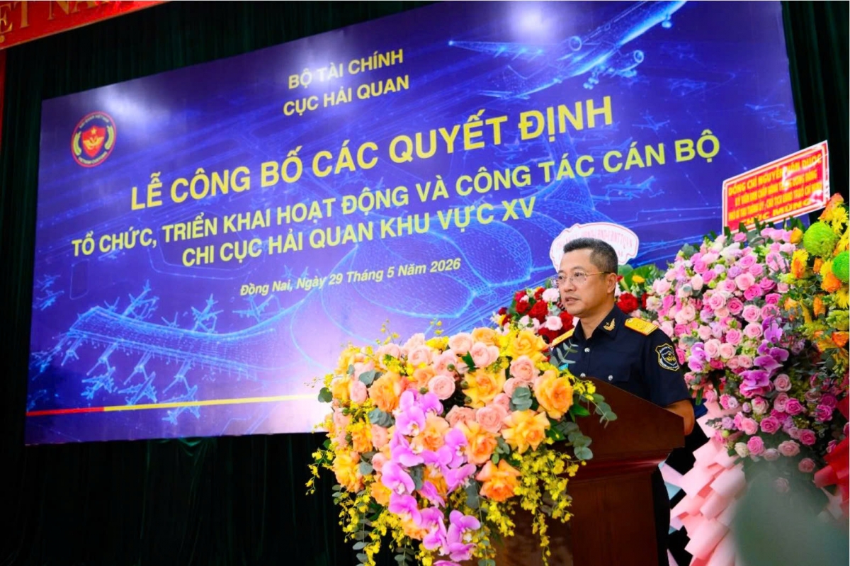 Công bố các quyết định về tổ chức bộ máy và công tác cán bộ tại Chi cục Hải quan khu vực XV