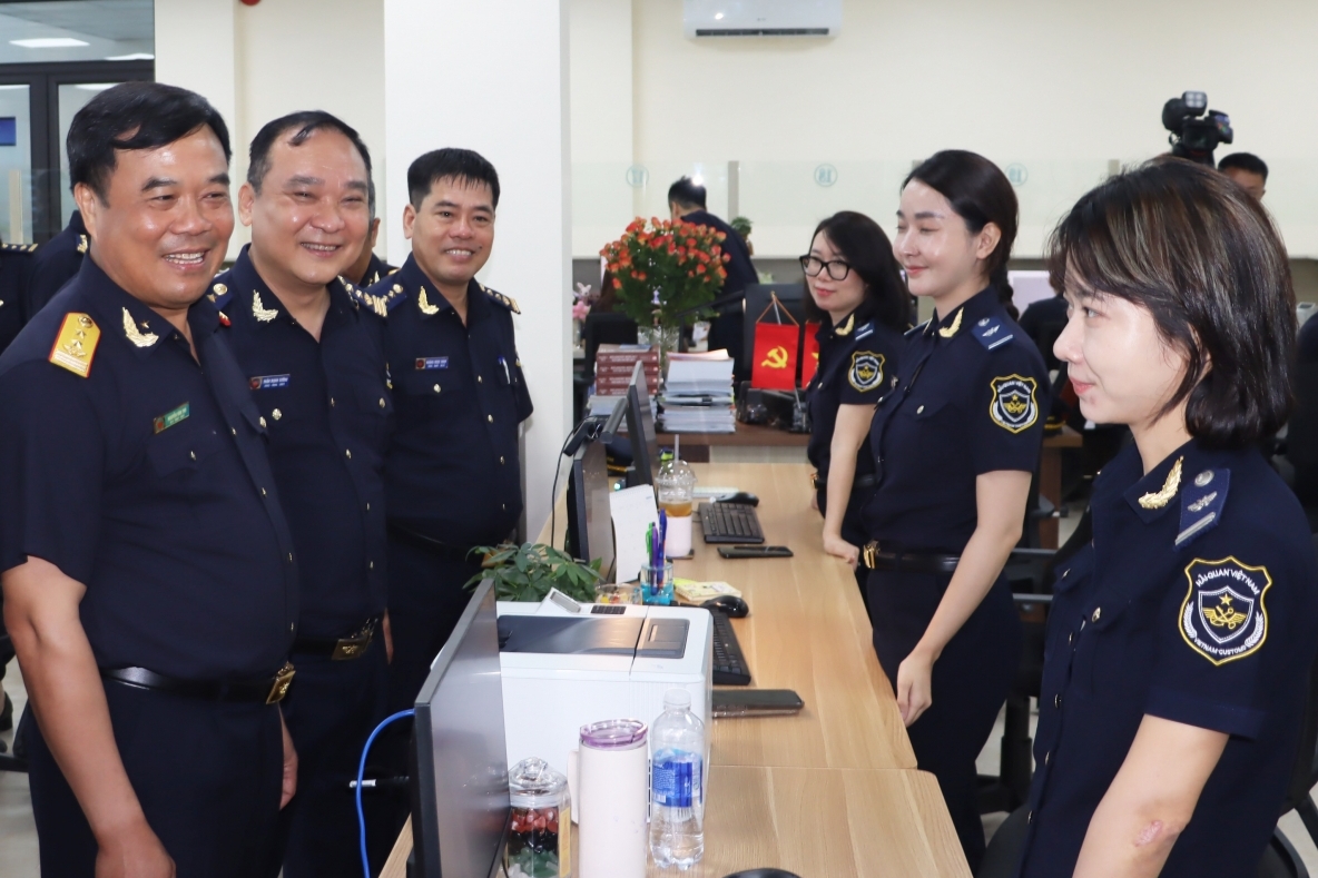 Ngày đầu thực hiện thông quan tập trung diễn ra thông suốt